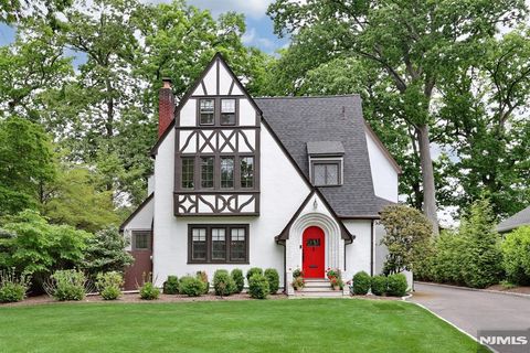 Photo of 425 Wastena Terrace, Ridgewood Village, NJ 07450 (MLS # 26018013)