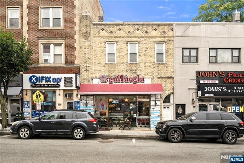 Photo of 611 Anderson Avenue, Cliffside Park, NJ 07010 (MLS # 26026608)