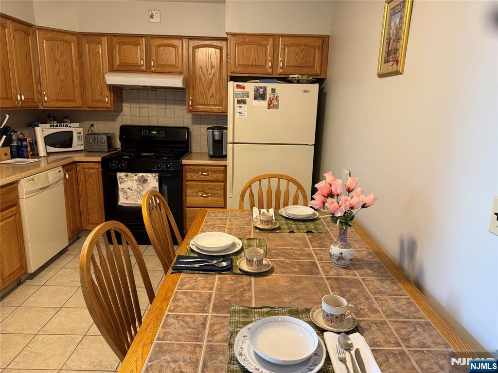 Garfield, New Jersey 07026, United States, 3 Bedrooms Bedrooms, ,2 BathroomsBathrooms,Residential,Active,95122