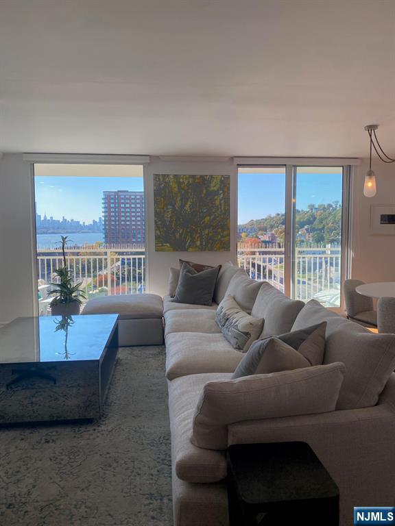 1055 River Road 1012