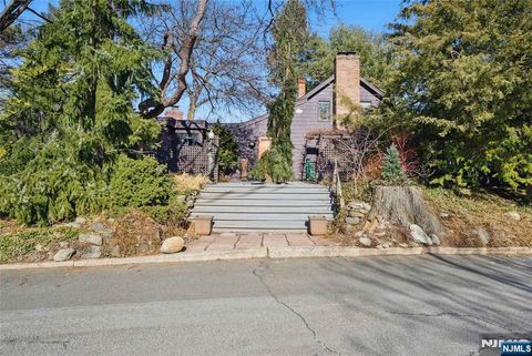 279 Erie Avenue Midland Park NJ 07432