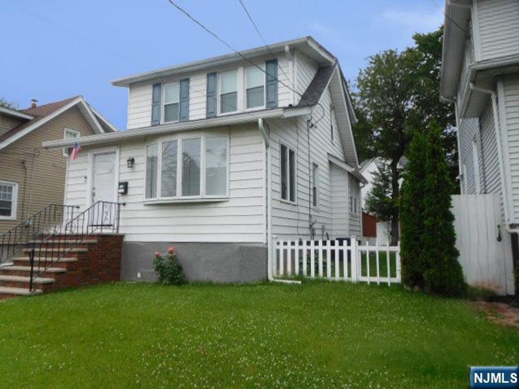 Photo of 227 Beechwood Avenue, Bogota, NJ 07603 (MLS # 25025055)