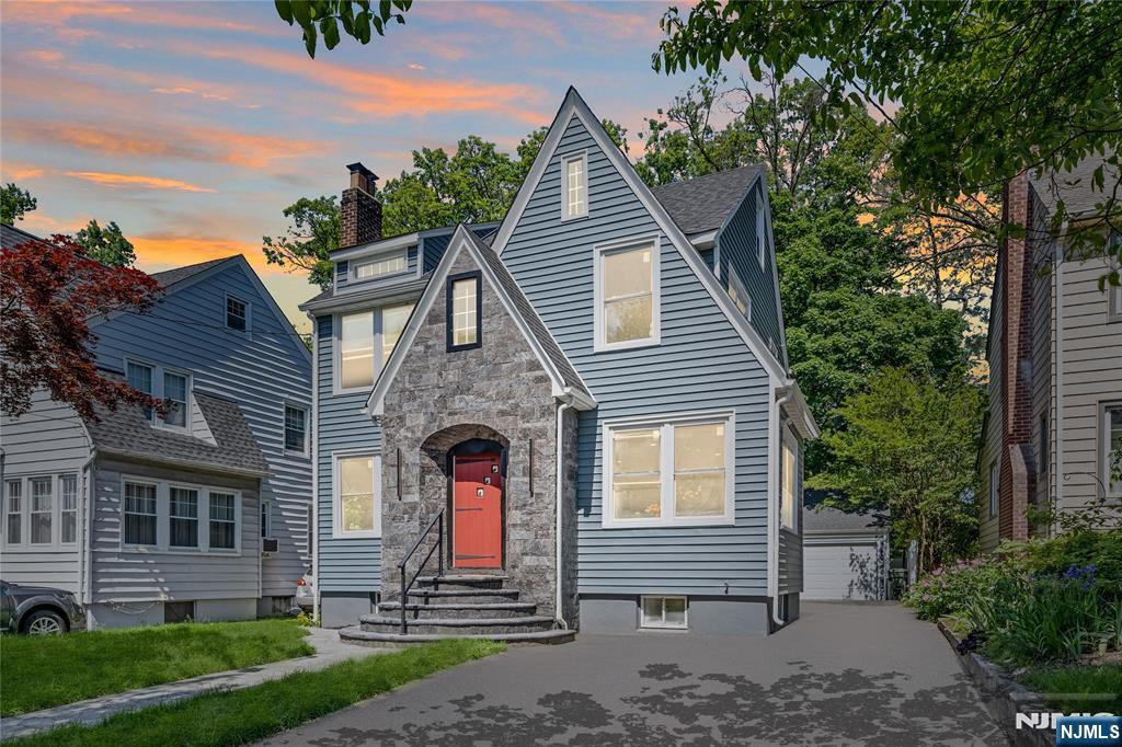 Property for Sale at 254 Springfield Avenue, Rutherford, New Jersey - Bedrooms: 3 
Bathrooms: 4 
Rooms: 10  - $1,050,000