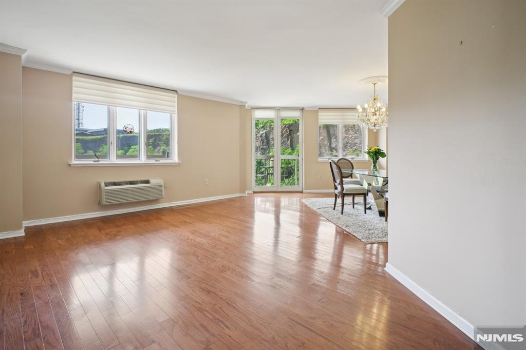 10 Smith Manor Boulevard 514