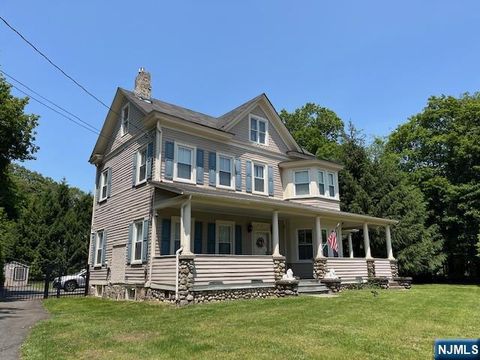889 Circle Avenue Franklin Lakes NJ 07417