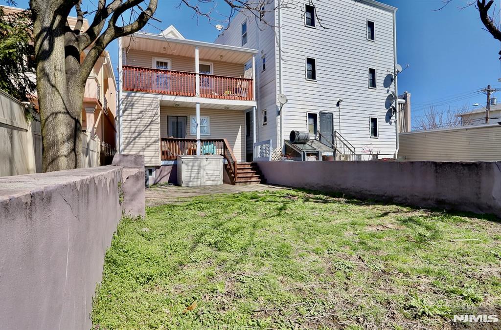 71 Honiss Street