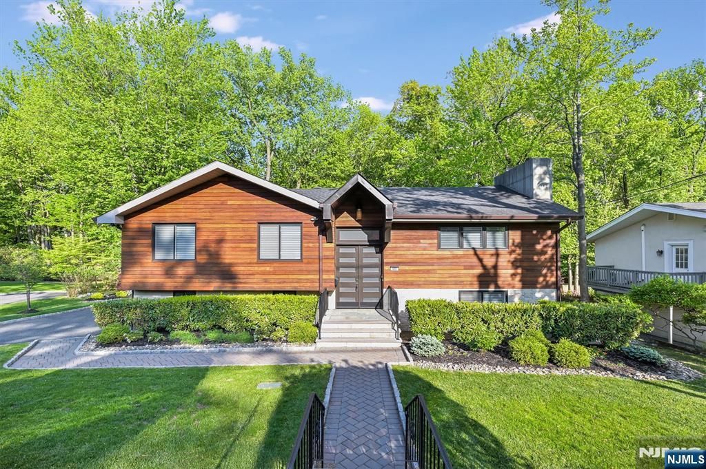Photo of 655 Floyd Street, Englewood Cliffs, NJ 07632 (MLS # 26016813)