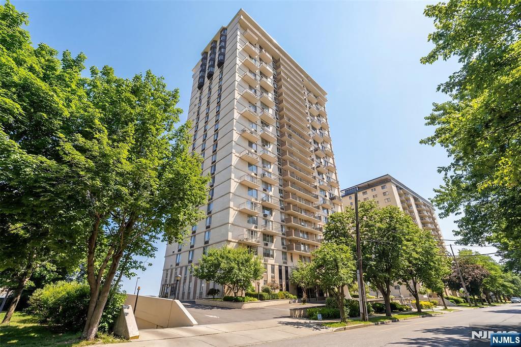 160 Overlook Avenue 16C