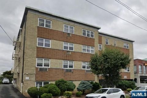 Photo of 445 Broad Ave #3H, Palisades Park, NJ 07650 (MLS # 26018199)