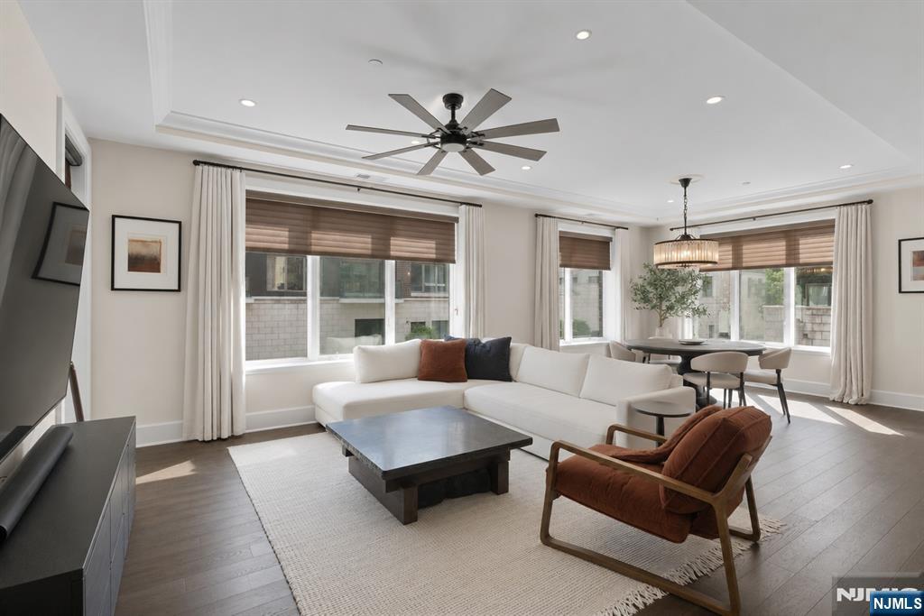 250 Henley Place 210
