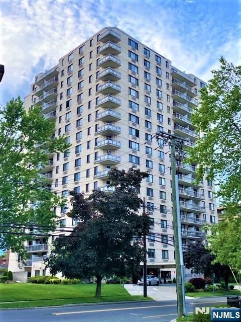 Photo of 307 Prospect Avenue #7G, Hackensack, NJ 07601 (MLS # 26036792)