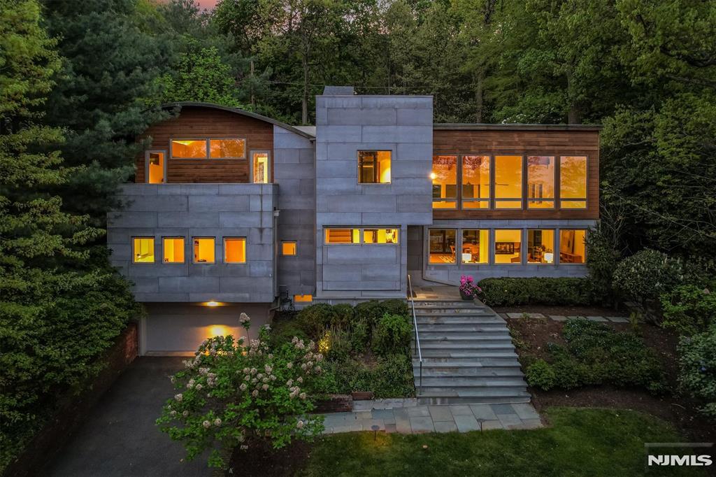 Property for Sale at 178 Highland Avenue, Montclair, New Jersey - Bedrooms: 5 
Bathrooms: 5.5 
Rooms: 8  - $1,950,000