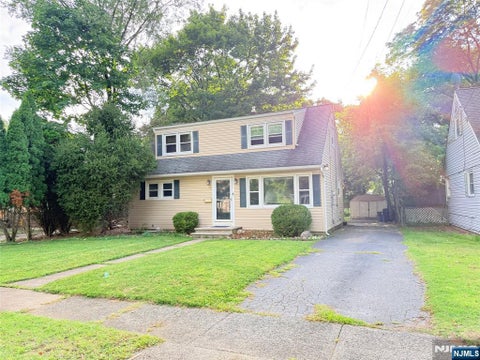 Photo of 12 Central Avenue, Pompton Lakes, NJ 07442 (MLS # 26035129)