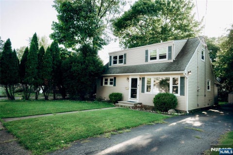 Photo of 12 Central Avenue, Pompton Lakes, NJ 07442 (MLS # 26035129)