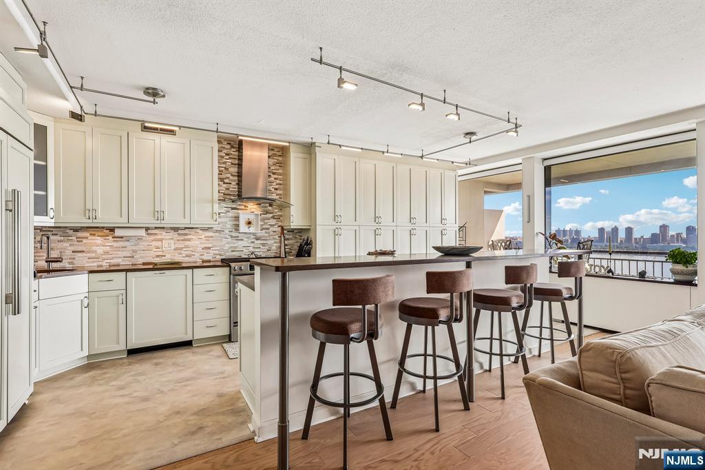 4 Horizon Road #1015