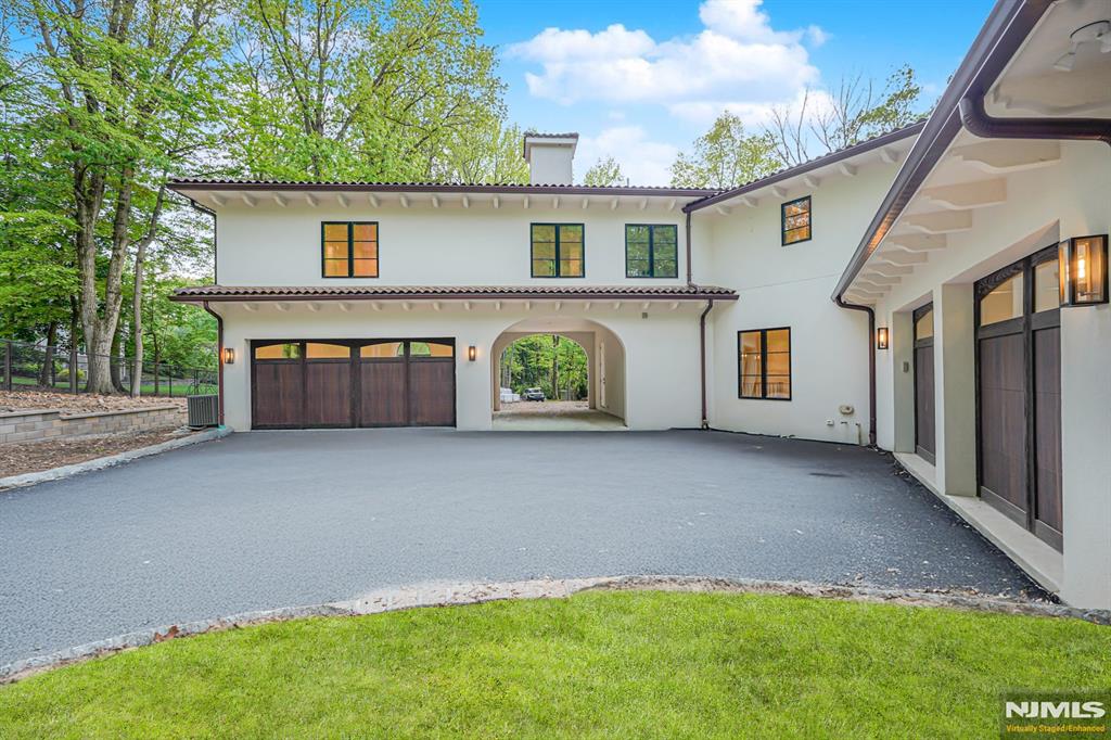 9 Woodhill Road