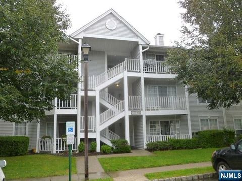 Photo of 418 Poets Way, Mahwah, NJ 07430 (MLS # 26000649)