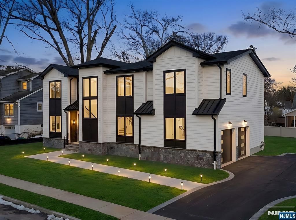 Photo of 311 Walnut Street, Twp of Washington, NJ 07676 (MLS # 26007123)