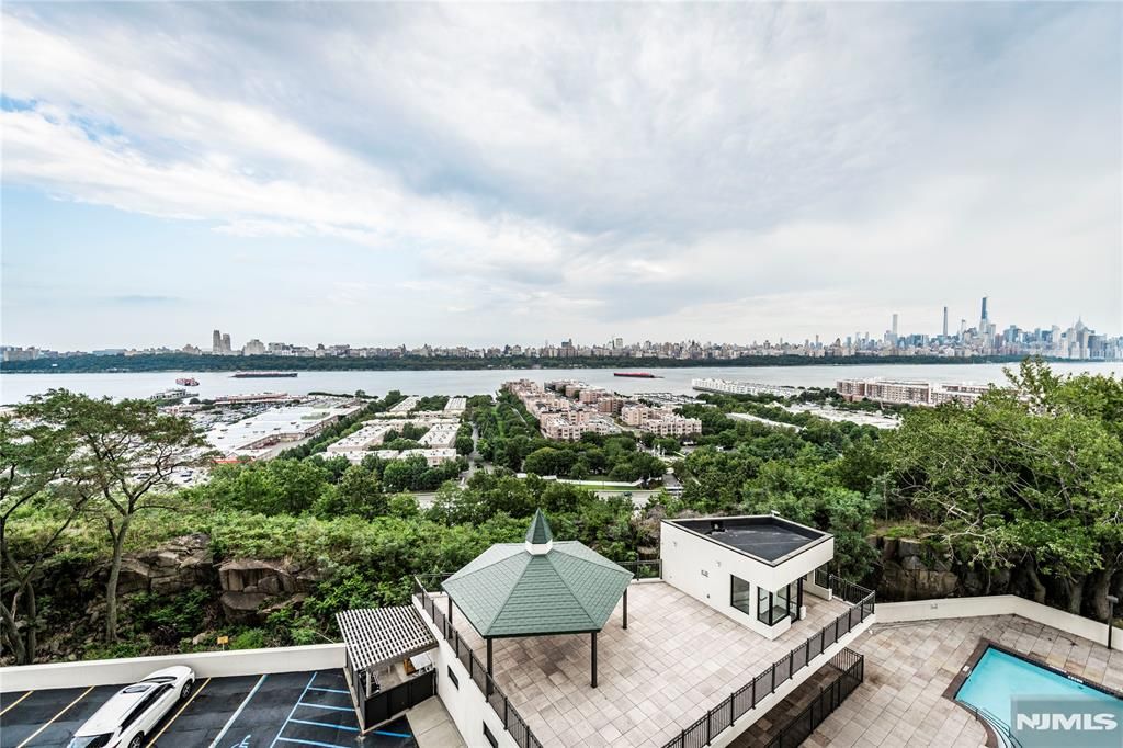 Photo of 250 Gorge Rd #8 C, Cliffside Park, NJ 07010 (MLS # 26007463)