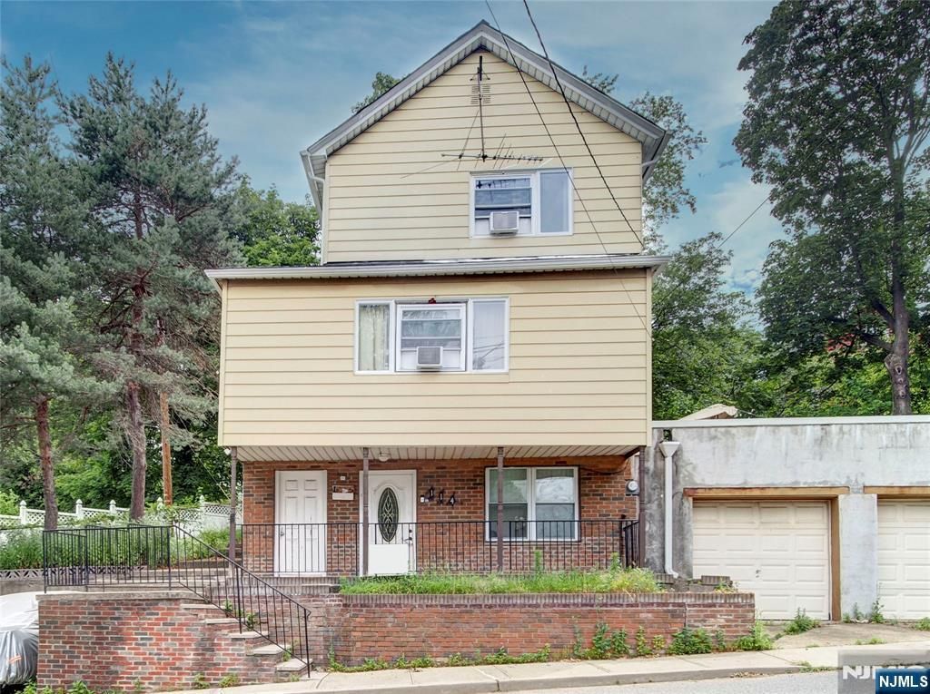 Photo of 114 Hackensack Avenue, Ridgefield Park, NJ 07660 (MLS # 25023019)