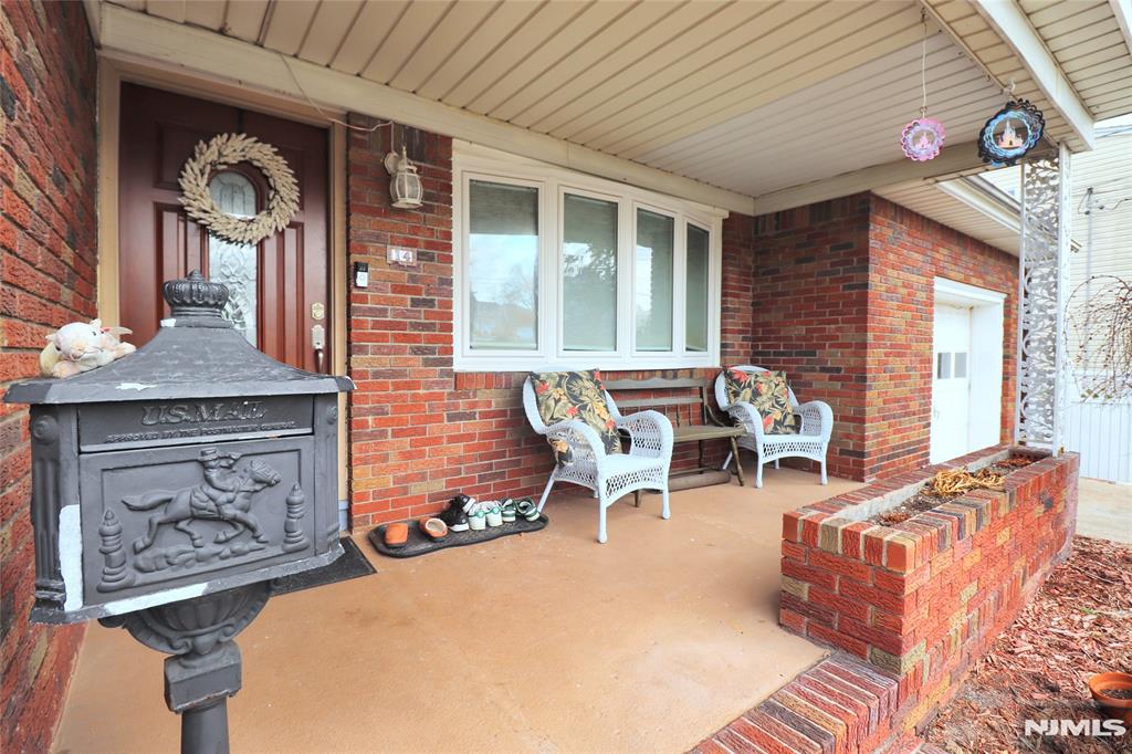 14 Leonhardt Drive