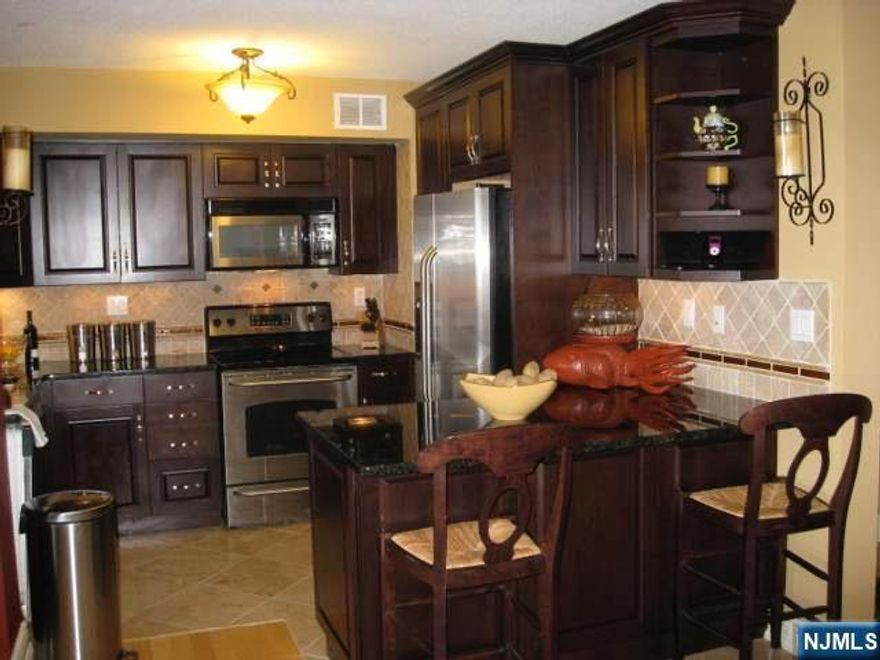 Beautiful, Renovated, all utilities + 2 parking spaces (1 indoor & 1 outdoor) + basic cable/internet + pool + Ex rm included in the rent. 1bed .1bath,terrace,GWB view, 24hr doorman, near shops, schools, restaurants, NYC trans, very nice location! 3:1 ratio for board approval.