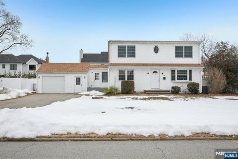 32 Garden Place Pequannock Township NJ 07444