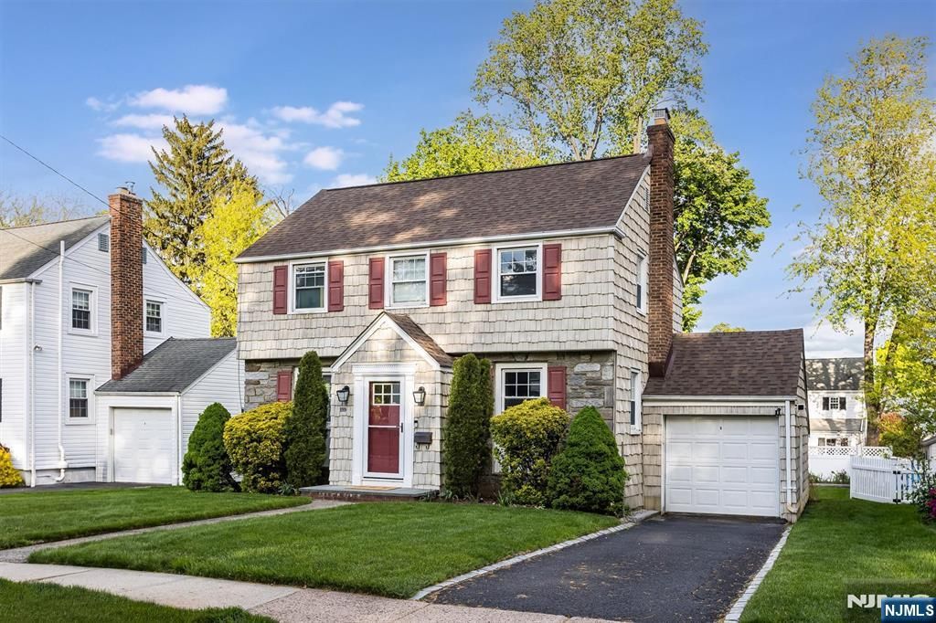 Photo of 199 Stonehouse Road, Bloomfield, NJ 07028 (MLS # 26016350)