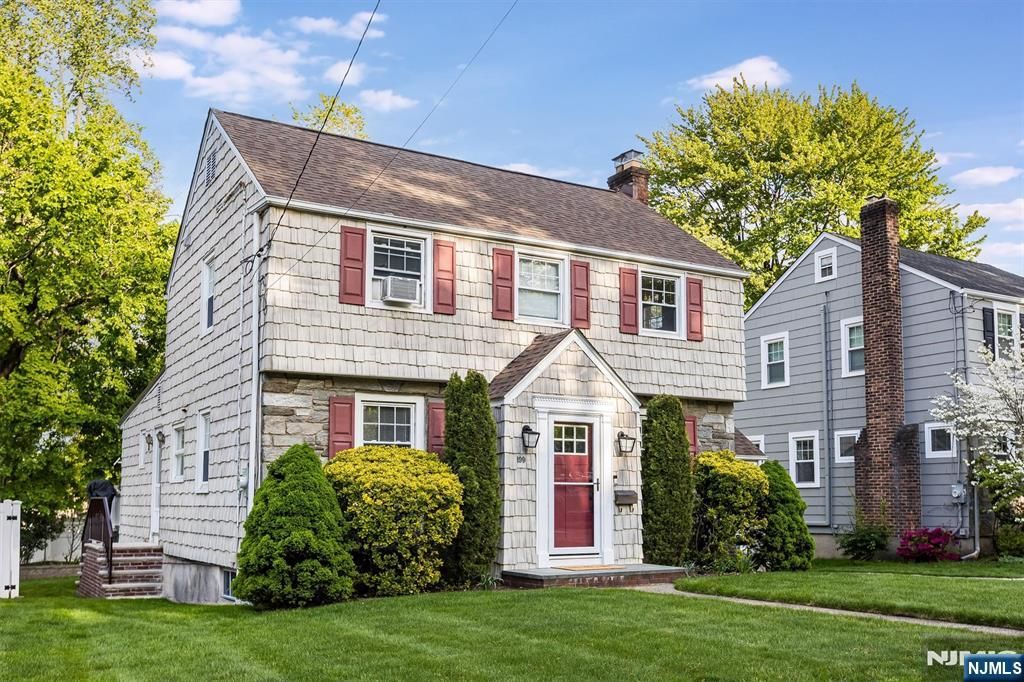 Photo of 199 Stonehouse Road, Bloomfield, NJ 07028 (MLS # 26016350)