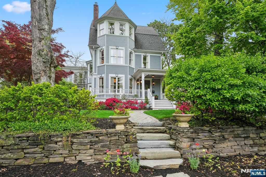 Photo of 378 Park Street, Montclair, NJ 07043 (MLS # 26013885)