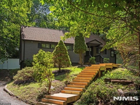 Photo of 787 Tabor Road, Par-Troy Hills Township, NJ 07950 (MLS # 26038675)