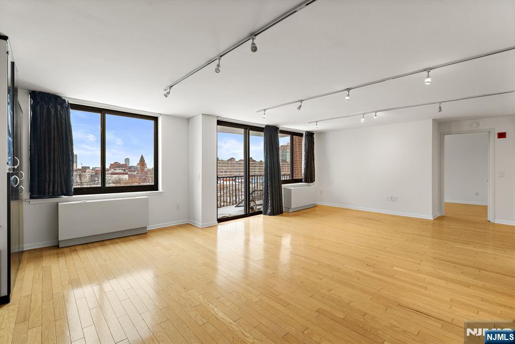 700 Grove Street 9-M