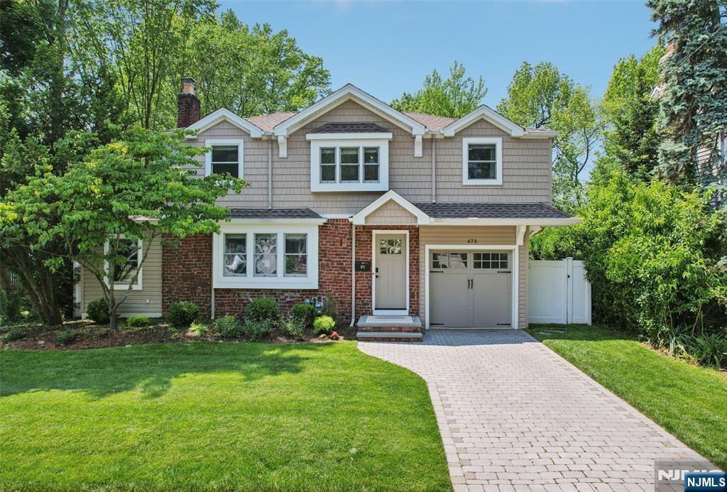 Property for Sale at 473 The Fenway, River Edge, New Jersey - Bedrooms: 4 
Bathrooms: 3 
Rooms: 10  - $899,000