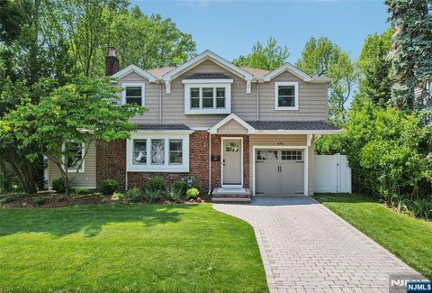473 The Fenway River Edge NJ 07661