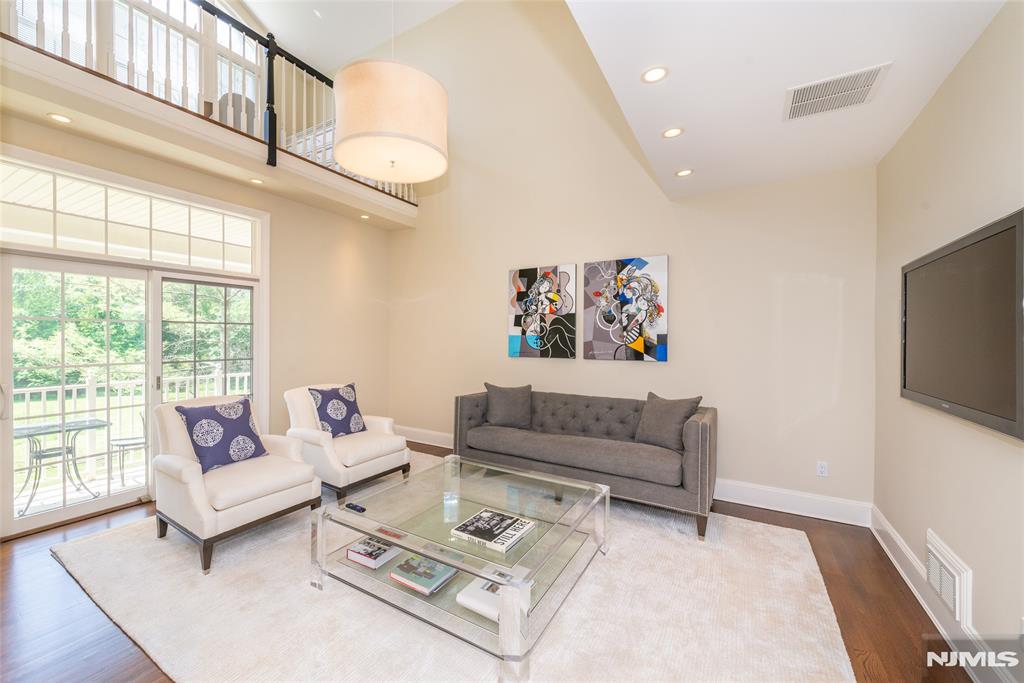 903 Regal Boulevard 142