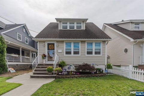 Photo of 334 Travers Place, Lyndhurst, NJ 07071 (MLS # 26026034)