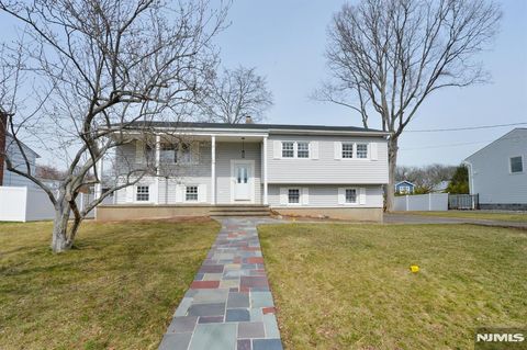 Photo of 269 Columbia Ter, Paramus, NJ 07652 (MLS # 26009500)