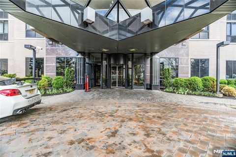 Photo of 1512 Palisade Avenue #20H, Fort Lee, NJ 07024 (MLS # 26015016)