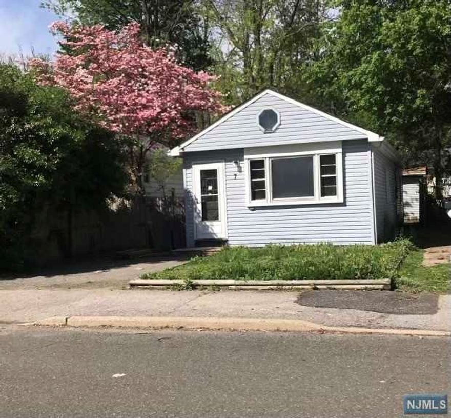 Don't miss out on this great opportunity to live in the desirable town of Oakland. This cozy home offers 2BRs, 1BA, a reasonably sized kitchen, living room and a backyard perfect for relaxation. Conveniently located near major highways, supermarkets, and the center of town, yet in a friendly and quiet neighborhood with a playground and large open field nearby. Currently tenant occupied on a month to month lease but can be delivered vacant upon closing. New Septic will be installed prior to closing. Home being sold as is.