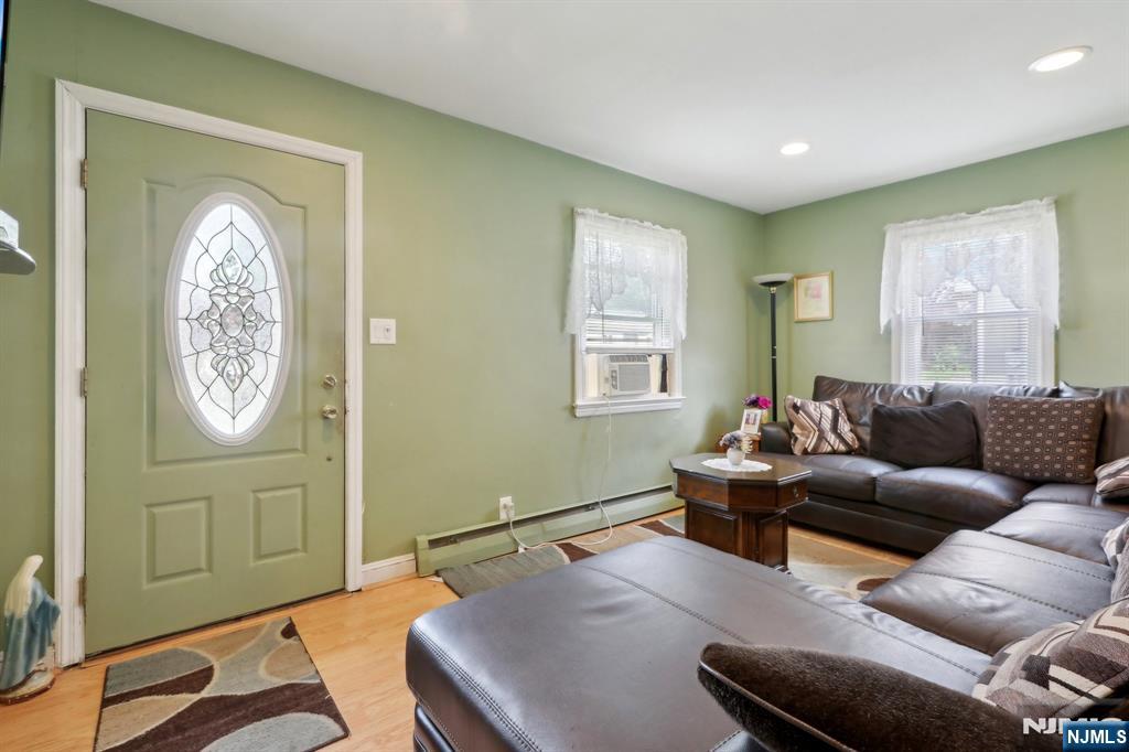 42 Ray Street