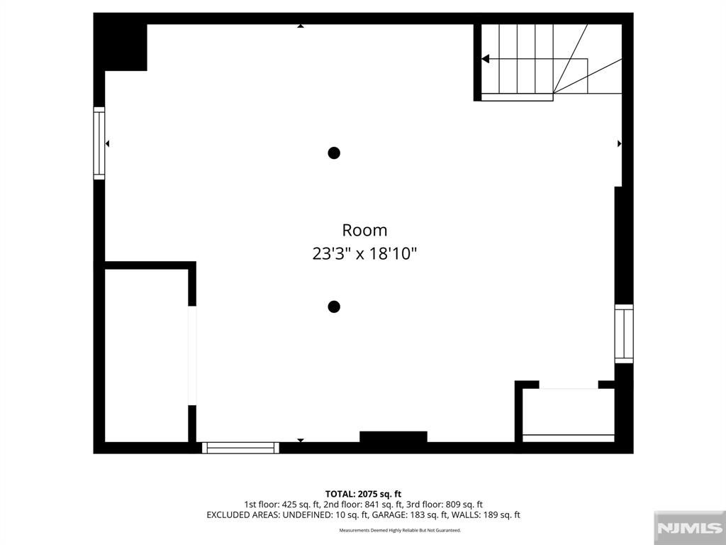 Main image without alt text