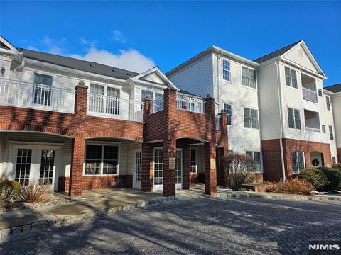 Photo of 80 Ridgewood Rd #212, Twp of Washington, NJ 07670 (MLS # 26000176)