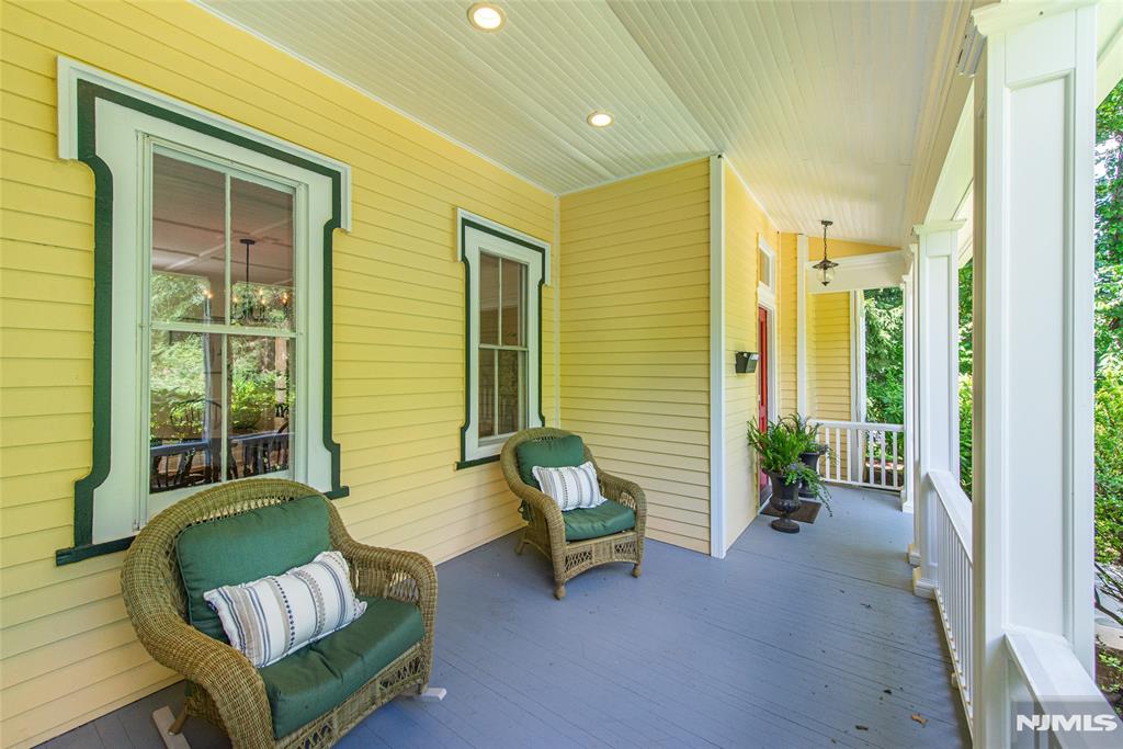 181 Sunset Avenue