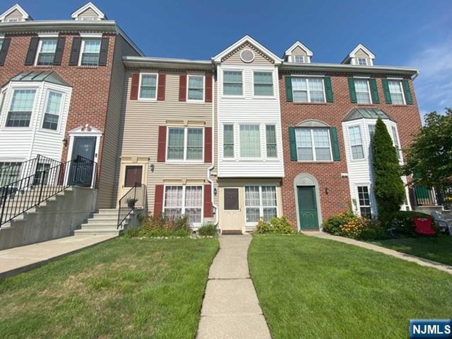 Darlington Ridge 1st Floor Unit - This is a 1-bedroom condo with Living Room, Kitchen, Dining Area, Full Bath and Laundry in unit. Updated Kitchen with solid surface. Living room/Dining Room, Bedroom and Kitchen has laminated flooring. Central A/C. There are no steps to the unit on the sidewalk to the door. Tenant pays for all the utilities (Gas, Electric, Water and Phone/Cable) and first $150 of repairs. One assigned off-street parking and plenty of visitor spots available. Darlington Ridge has Pool, Tennis Courts and Playground. Complete credit report, pay stubs and interview required. Good Credit is essential. A small dog, 25 lbs. or less may be considered with pet fee. No smoking. Close to schools, shopping and NYC transportation. Mahwah has great schools, 3 County Parks, a Ski Area and close to I-87 & I-287.