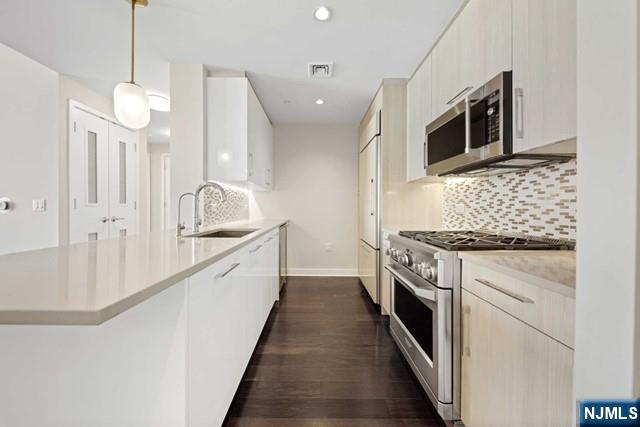1200 Ave At Port Imperial 603