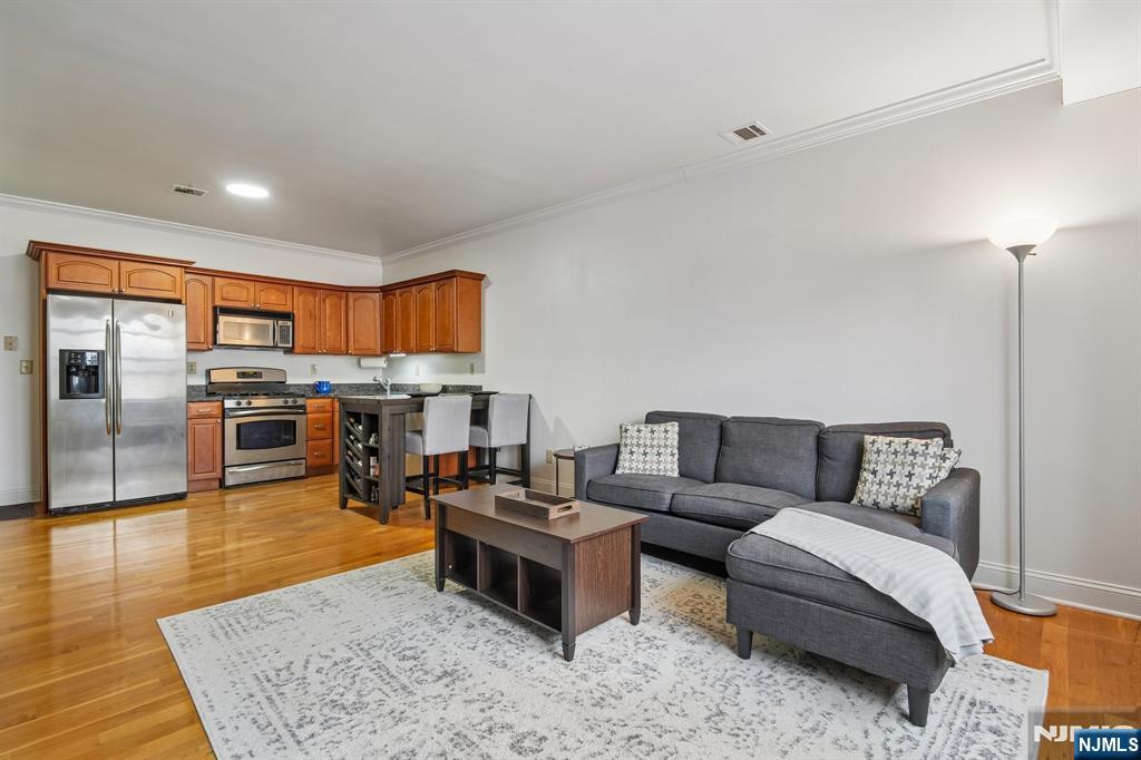 85 Broadway 3C
