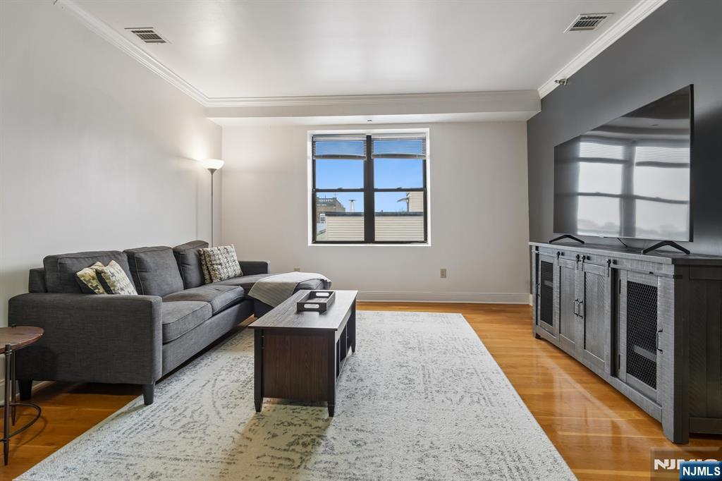 85 Broadway 3C