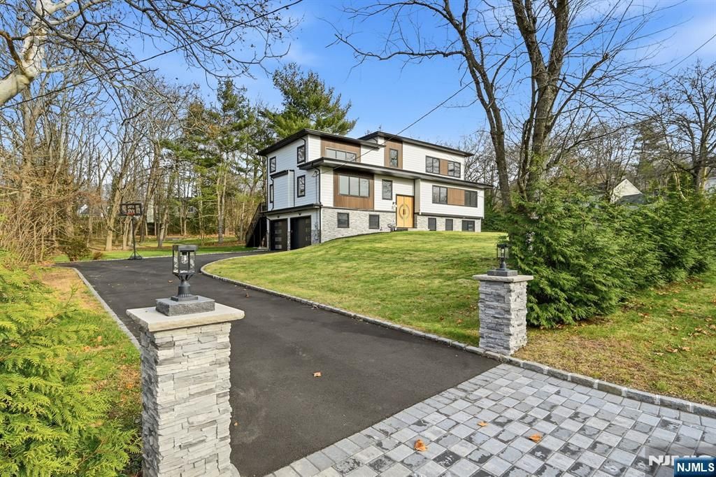 Photo of 148 Great Hills Road, Millburn, NJ 07078 (MLS # 26001439)