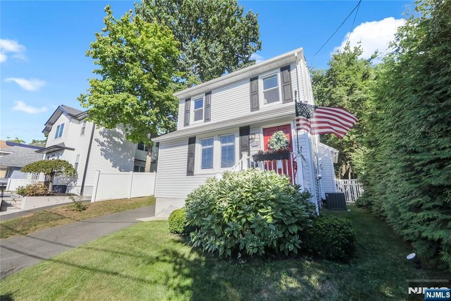 IMMACULATE AND RENOVATED COLONIAL IS MOVE IN CONDITION IN EVERY SENSE. ENJOY THE SUNLIT OPEN LIVING AND DINING ROOMS PERFECT FOR HOLIDAYS AND ENTERTAINING. THE KITCHEN IS SHARP !! COMPLETE WITH CUSTOM WHITE CABINETRY, SUBWAY TILE BACKSPLASH, GRANITE COUNTERTOPS, STAINLESS STEEL APPLIANCES AND AN OPEN PENINSULA THIS KITCHEN INVITES EVERY CHEF AND A LOT OF FUN !! SLIDING DOORS LEAD TO A BACKYARD OASIS OF TREX DECKING, DINING AND LOUNGE AREAS AND FIRE PIT FOR THE BEST KIND OF OUTDOOR ENJOYMENT. THE FENCED YARD AND SPECIFIC DOG RUN MAKE THE REAR YARD PET FRIENDLY TOO. THE BASEMENT IS FINISHED AND CAN BE EVERYTHING FROM A GYM, PLAY ROOM, REC ROOM ... YOUR CHOICE. ALL UPDATED "SMART HOME" HEATING, COOLING AND ELECTRIC SYSTEMS, HARDWOOD FLOORS THROUGHOUT. ALL THIS AND ONLY BLOCKS FROM ALL SCHOOLS, NYC TRANSPORTATION, CONVENIENCE SHOPPING AND RECREATION, THIS HOME TRULY IS TURN KEY !!