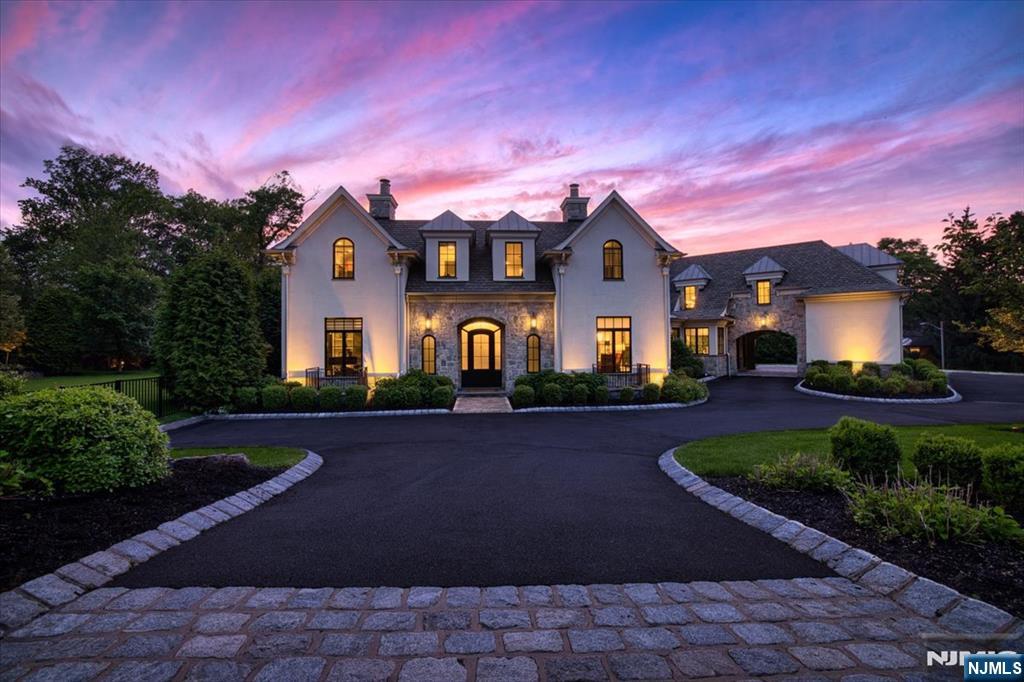 70 Jackson Drive, Cresskill, New Jersey - 6 Bedrooms  
8.5 Bathrooms  
16 Rooms - 